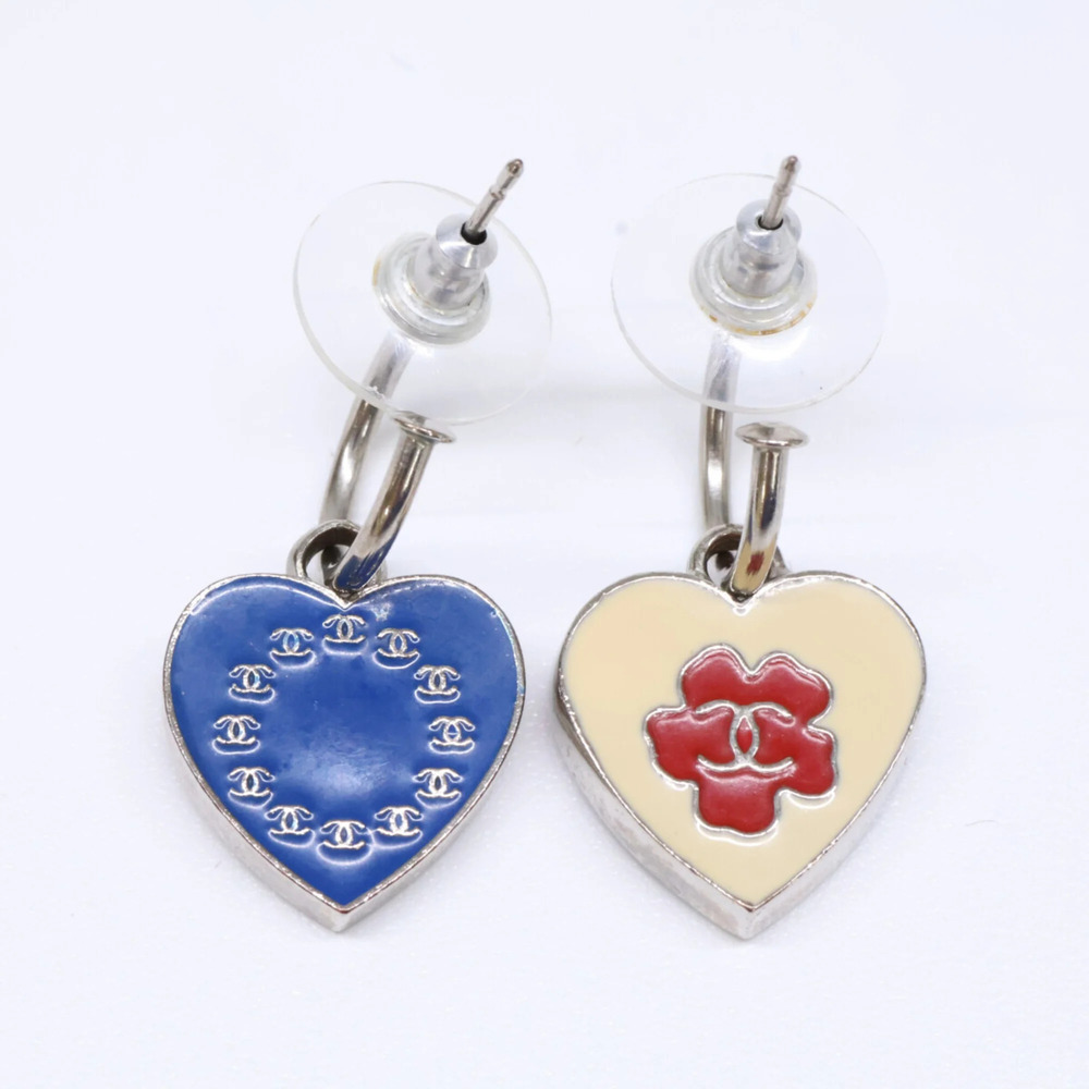 CHANEL Logo Earrings - Picture 5 of 7